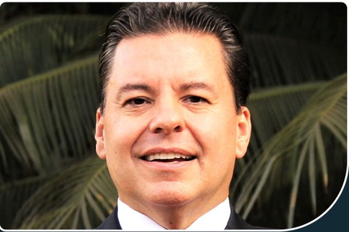 Dr. Olavo Augusto Vianna Alves Ferreira